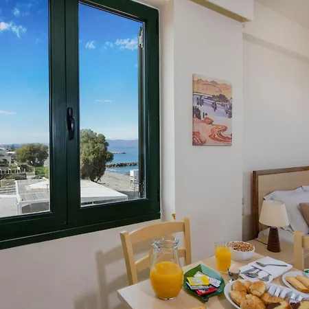 Margarita アパートホテル Agia Marina