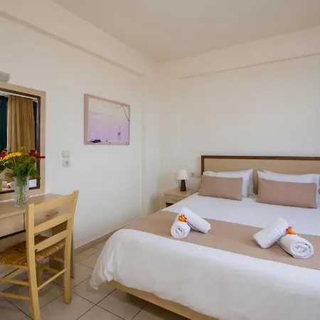 Margarita アパートホテル Agia Marina