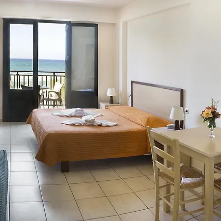 アパートホテル Margarita Agia Marina